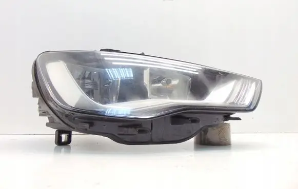 Audi A3 S3 8V Headlight/headlamp 8V0941004A