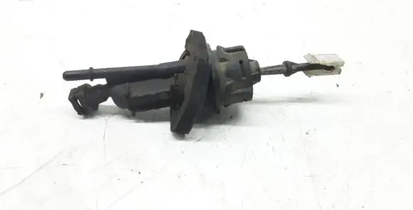 Ford Focus Clutch master cylinder 3M517A543AE