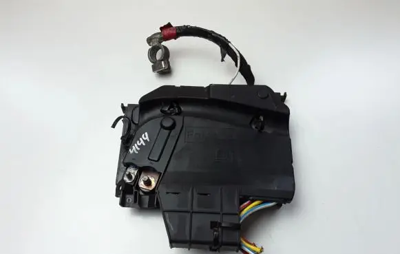 Ford Focus Battery relay fuse AV6T14A067BC