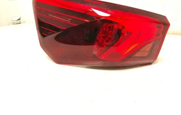 Toyota Avensis T270 Rear/tail lights 8156105300
