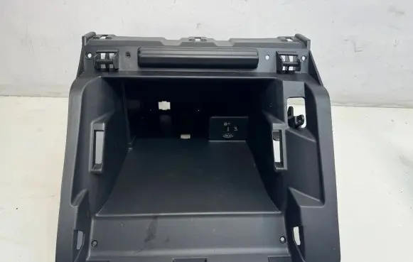 Nissan Juke I F15 Glove box 685201KN0A
