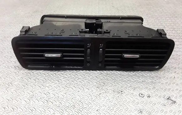 Volkswagen PASSAT CC Dash center air vent grill 3C1819728F