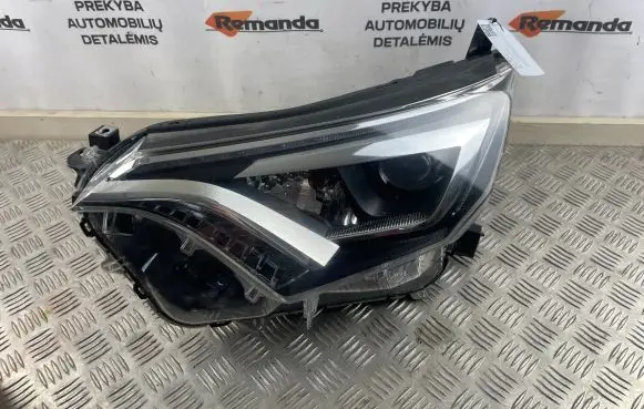 Toyota RAV 4 (XA40) Headlight/headlamp W3049