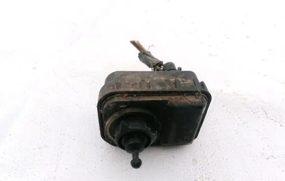 Opel Vectra B Headlight level adjustment motor 