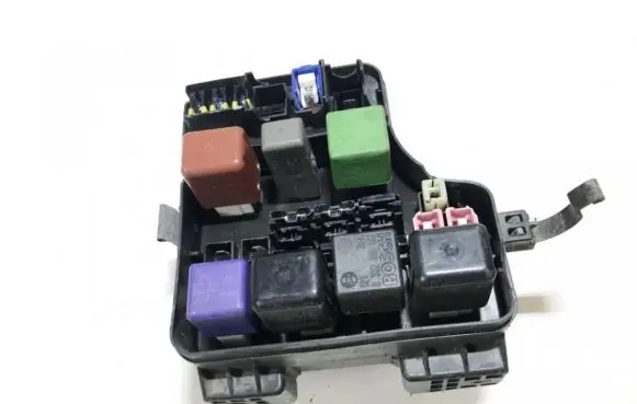 Toyota Tacoma I Fuse box set 9098704002 90987-04002