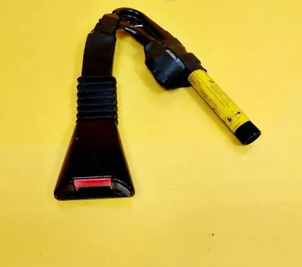 Opel Omega B1 Front seatbelt buckle 90439572