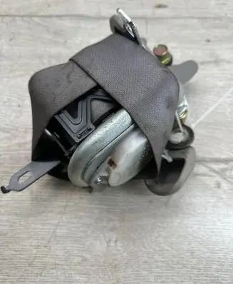 Mitsubishi Grandis Front seatbelt TKAF2N700 JSD4604 072004