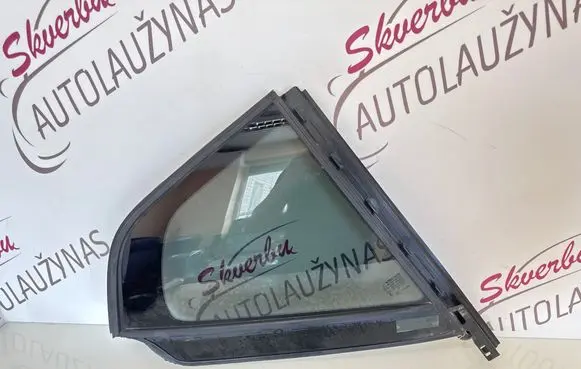 Volvo XC40 Rear vent window glass 32244806