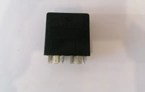 Audi A4 S4 B5 8D Other relay 4B0919471 5KG00656804