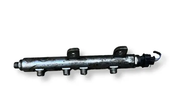Land Rover Discovery 4 - LR4 Fuel main line pipe 0445216030 9X2Q9D280FA