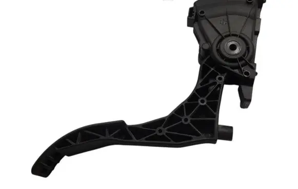 Accelerator throttle pedal