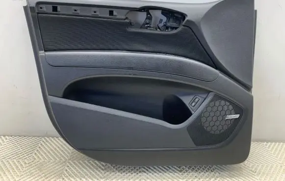 Audi Q7 4L Front door card panel trim 