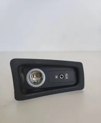 BMW 1 E81 E87 AUX in-socket connector 61316930561
