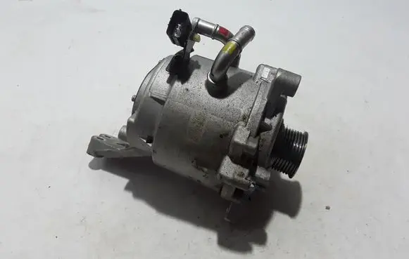 Hyundai Tucson TL Generator/alternator 373902M900