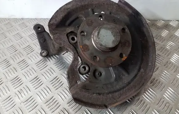 Rear wheel hub spindle/knuckle
