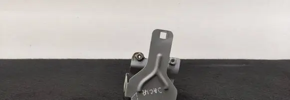 Dacia Dokker Fender mounting bracket 631452390R