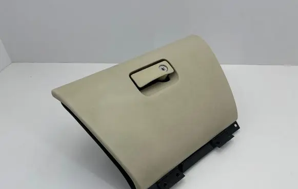 Jaguar XK8 - XKR Glove box