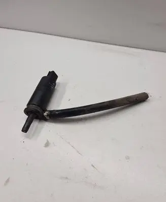 BMW 5 E39 Headlight washer pump 8377613