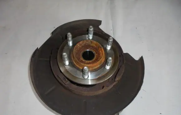 Lincoln Navigator Stub axle 