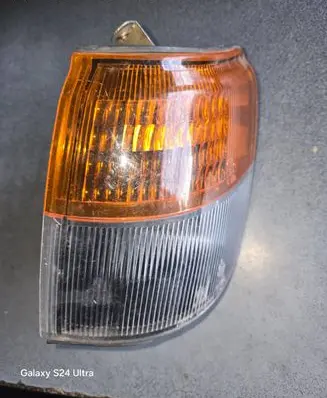 Mitsubishi Pajero Front indicator light 21037746
