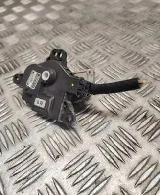 Hyundai Santa Fe Air flap motor/actuator D267EBABA01
