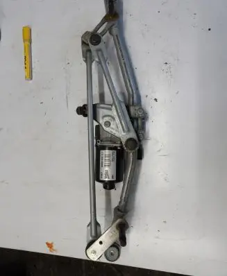 Fiat Tipo Front wiper linkage and motor