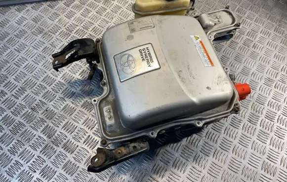 Toyota Prius (XW20) Voltage converter inverter G927047040 7Y15792 0711157925