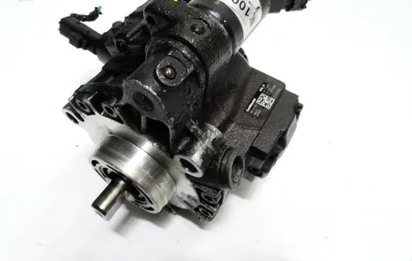 Volvo V50 Fuel injection high pressure pump 9685705080 A2C27100268 5WS40380