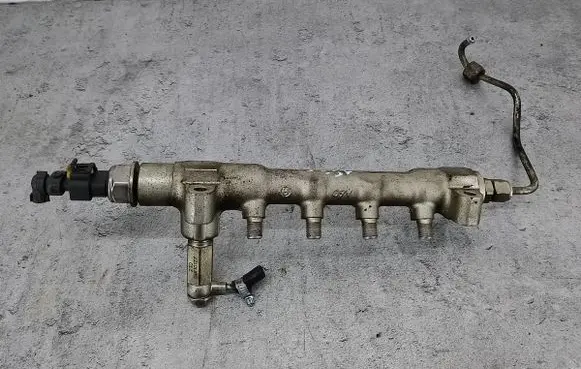 Fuel main line pipe