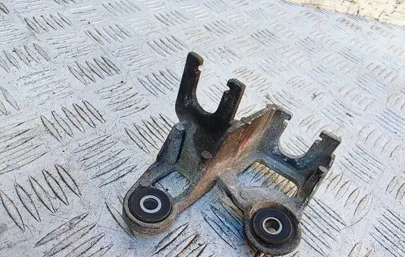 Hyundai i10 Gear shift cable bracket SK1 SK1C1