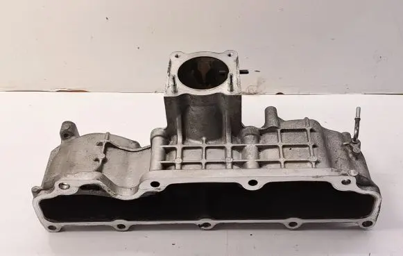 Toyota Avensis T270 Intake manifold 171010R020