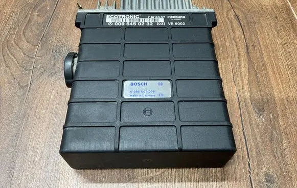 Mercedes-Benz E W124 Engine control unit/module 0285007058 0095450232