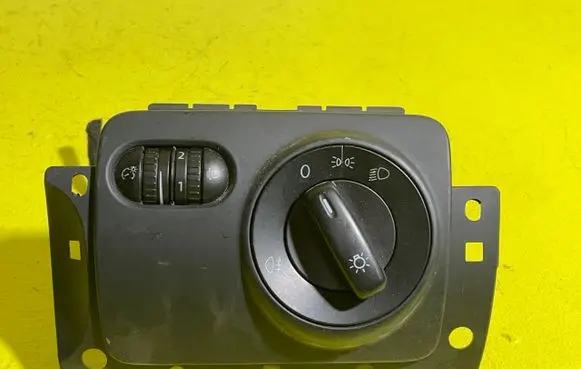 Volkswagen Golf VI Tailgate/trunk/boot open switch 