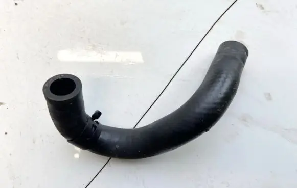 Toyota Hilux (AN120, AN130) Engine coolant pipe/hose