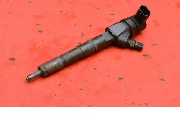 Opel Insignia A Fuel injector 0445110327