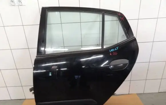 Hyundai i10 Rear door
