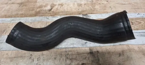 Volvo V70 Air intake hose/pipe