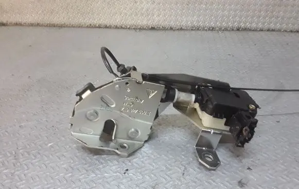 Volkswagen Touareg I Tailgate window lock/catch/latch 7L0827506E