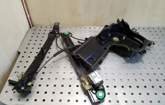 Seat Leon (1P) Front window lifting mechanism without motor 1P0867436 1P0837402E