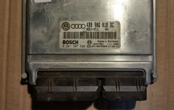 Audi A6 S6 C5 4B Engine control unit/module 0261207636 4B0906018DC 26SA7869