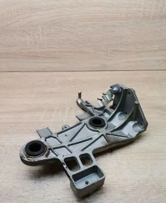 Mercedes-Benz C W204 Engine mounting bracket a6510902241