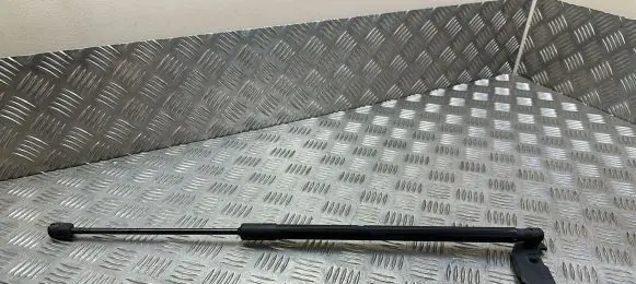 Volkswagen PASSAT B8 Tailgate/trunk strut/damper 3G9827550B