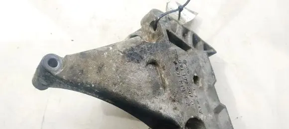 Skoda Octavia Mk2 (1Z) Engine mounting bracket 03G199207A