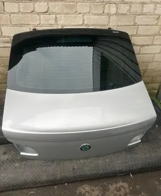 Tailgate/trunk/boot lid