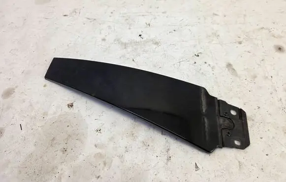 Maserati Ghibli (B) pillar trim (top) 6700247880