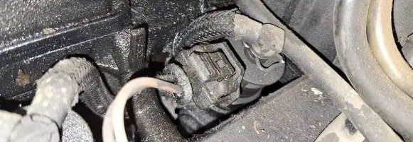 Peugeot 207 Fuel injector 0445110252