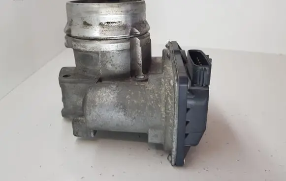 Volvo S90, V90 Throttle valve 32202650