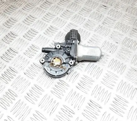 Suzuki Swift I Front door window regulator motor 8346063J00 2621003380