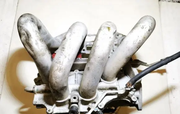 Nissan Almera N16 Intake manifold
