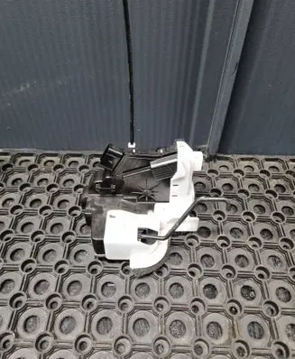 Hyundai i20 (GB IB) Front door lock 81310C8020